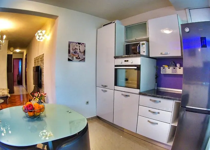 With A Parking Space - 13187